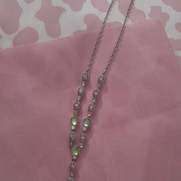 Elegant Green and Silver Women's Necklace - Picture 2 of 5